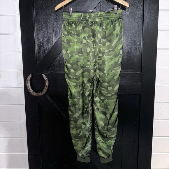 CAMI NYC Revolve The Sadie Pant in Camo Green 100% Silk Pull On Joggers XS - Picture 10 of 12